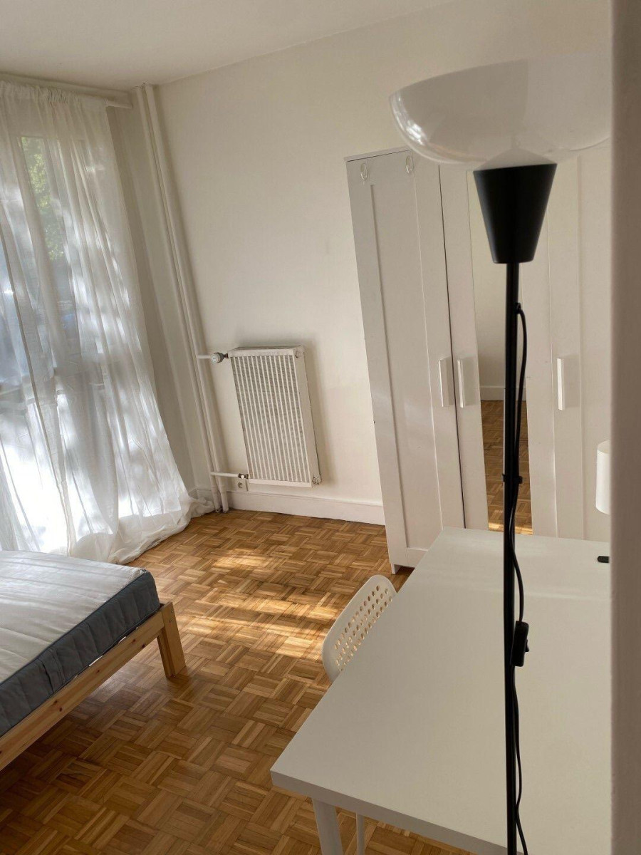 
                                                Location
                                                 Beau 3 pièces meublé