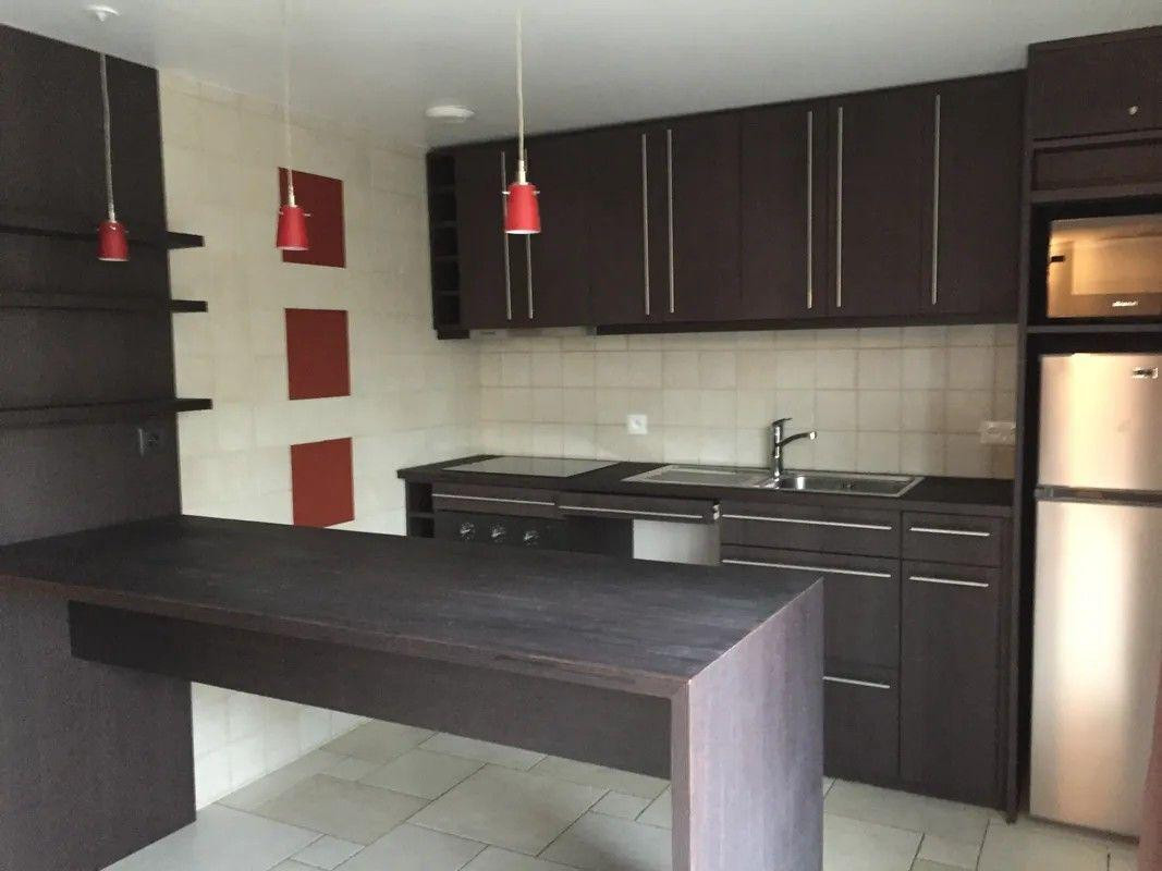 
                                                Location
                                                 Beau 3 pièces meublé 77m² + jardin 80m² + terrasse