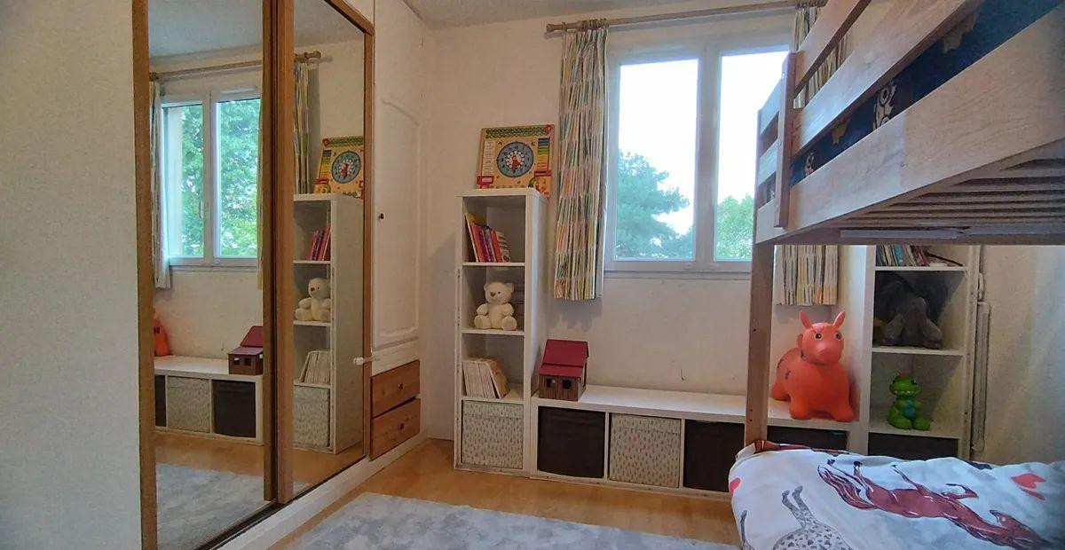 
                                                Location
                                                 Beau 3 pièces tranquille à Versailles
