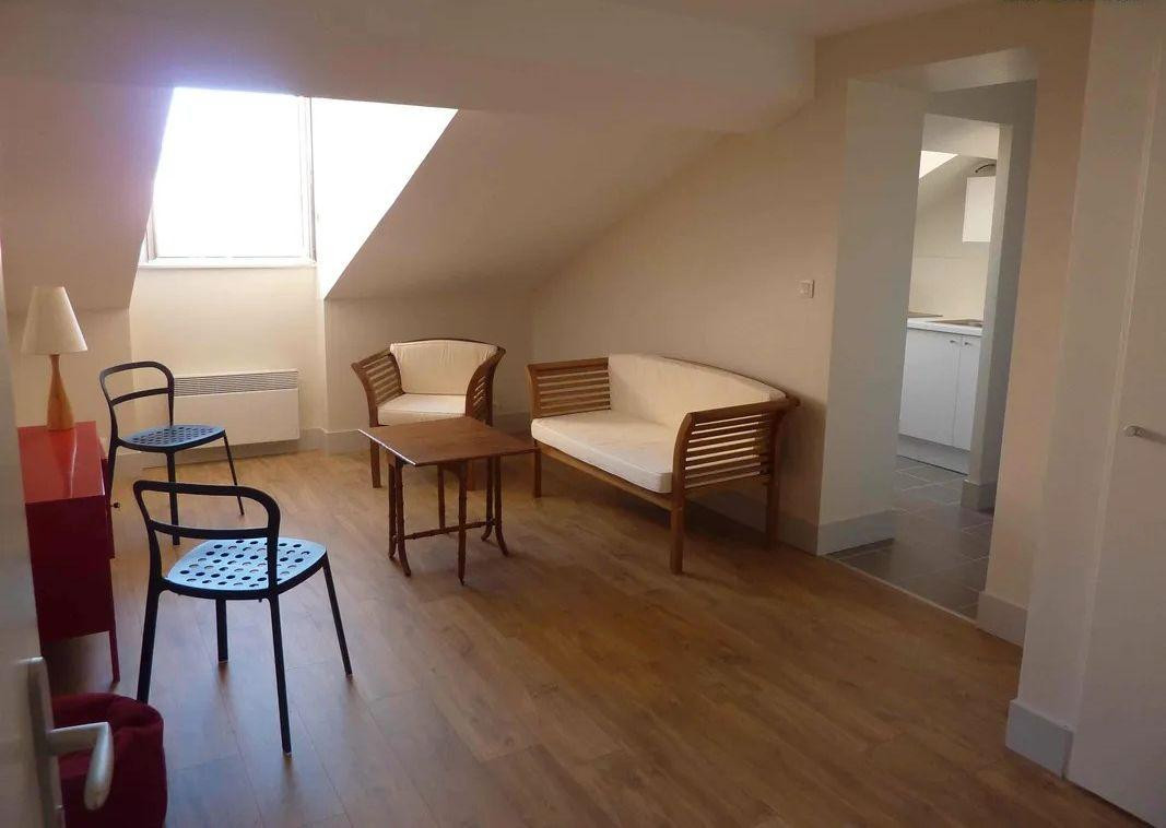 
                                                Location
                                                 Beau 3P 45m² très calme et ensoleillé
