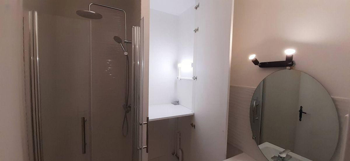 
                                                Location
                                                 Beau 3P 52m² traversant avec balcon