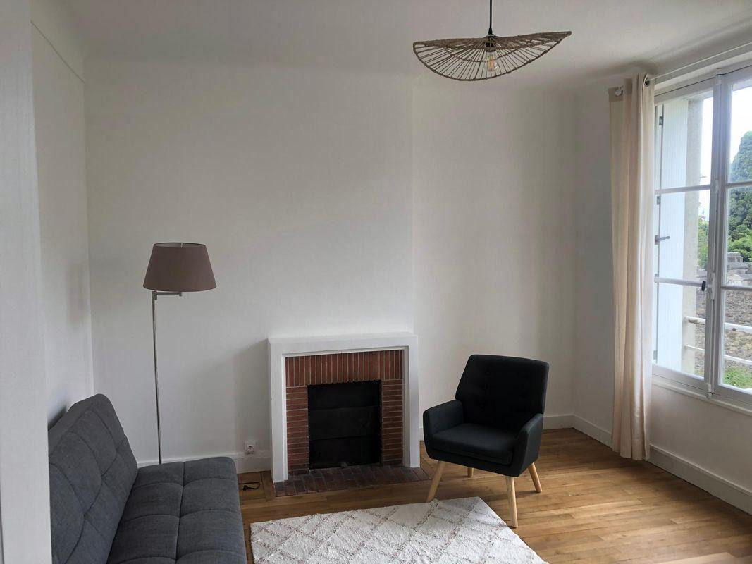 
                                                Location
                                                 Beau 3P 55m² meublé refait à neuf