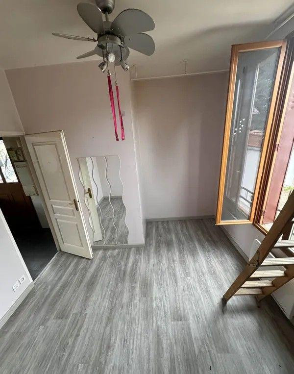 
                                                Location
                                                 Beau 3P 55m² propre et au calme