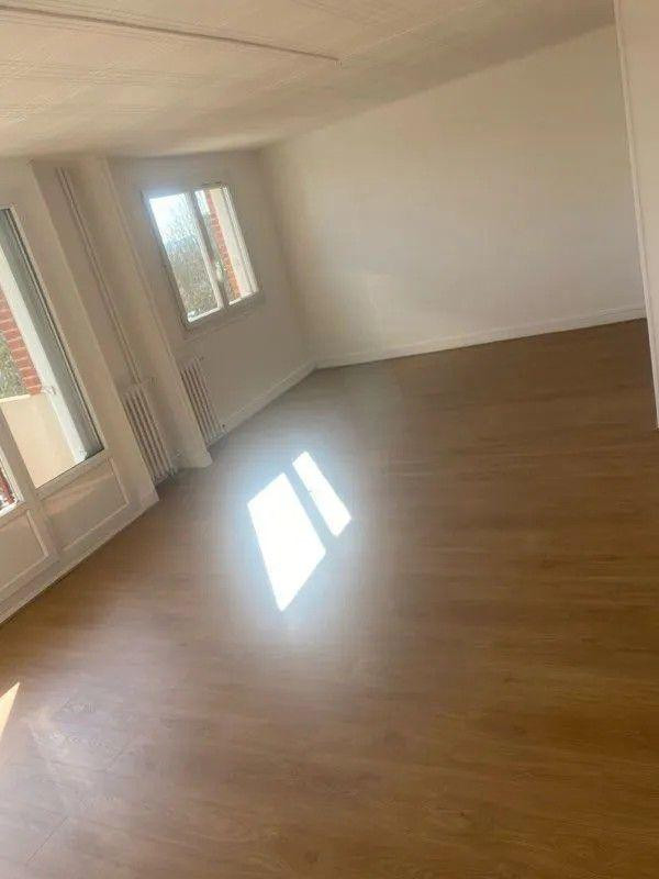 
                                                Location
                                                 Beau 3P 58m² avec balcon quartier Warabiot