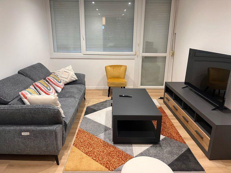 
                                                Location
                                                 Beau 3P 58m² rénové et entièrement équipé