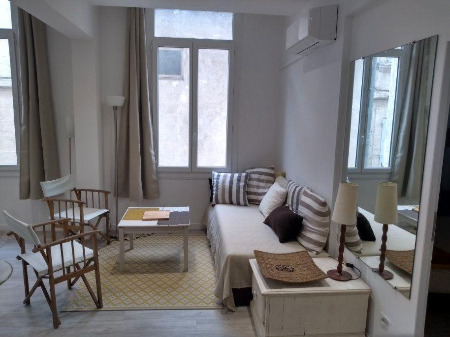 
                                                Location
                                                 Beau 3P 60m² intra muros bail jusqu'au 25 juin
