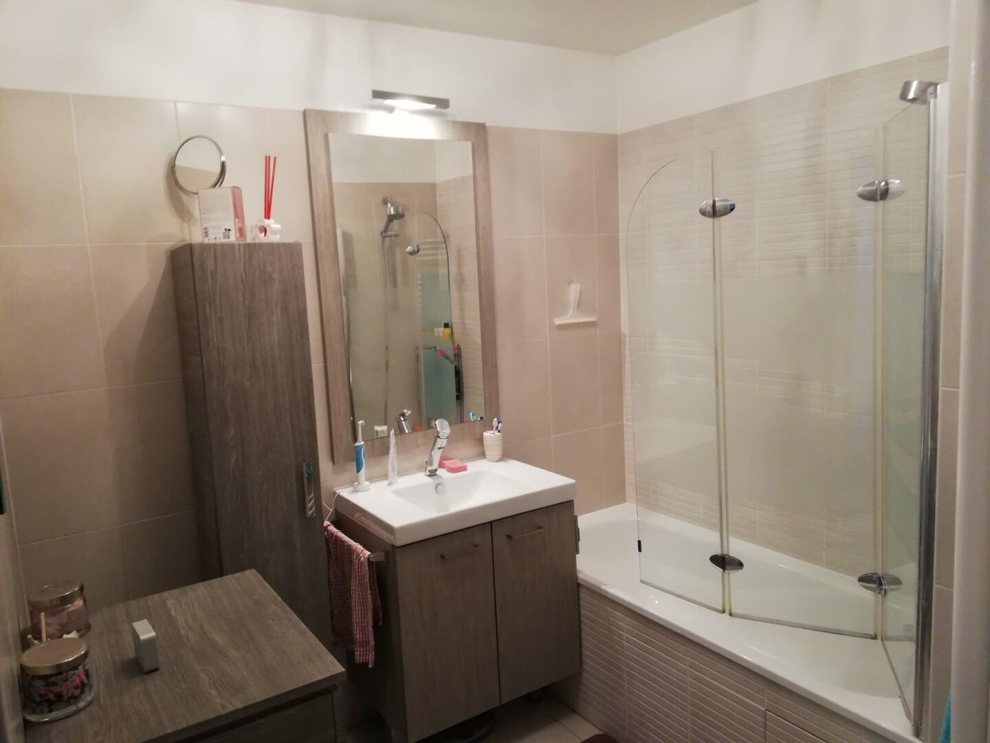 
                                                Location
                                                 Beau 3P 62m² avec balcon en très bon état