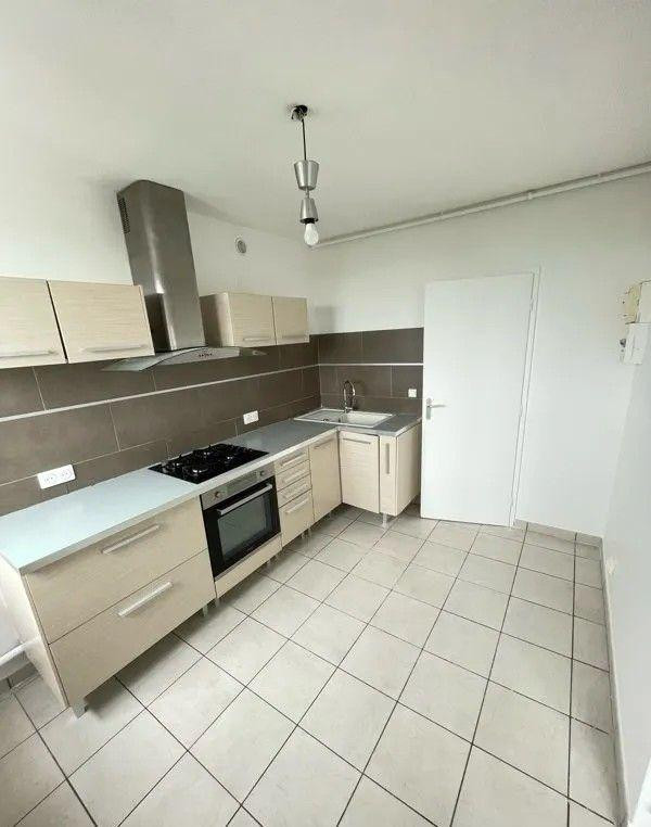 
                                                Location
                                                 Beau 3P 64m² lumineux et très bien situé