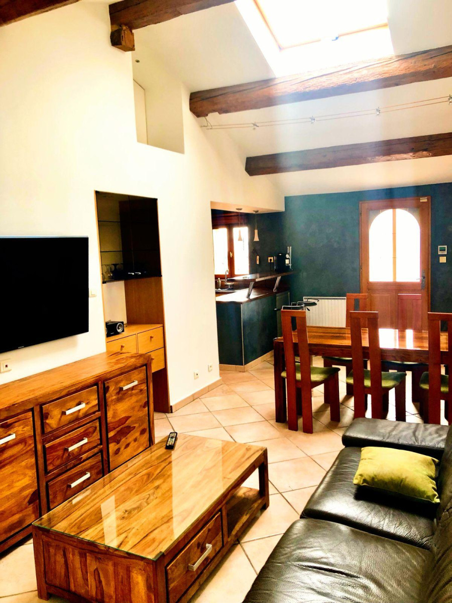 
                                                Location
                                                 Beau 3P 65m² meublé et équipé belle vue mer