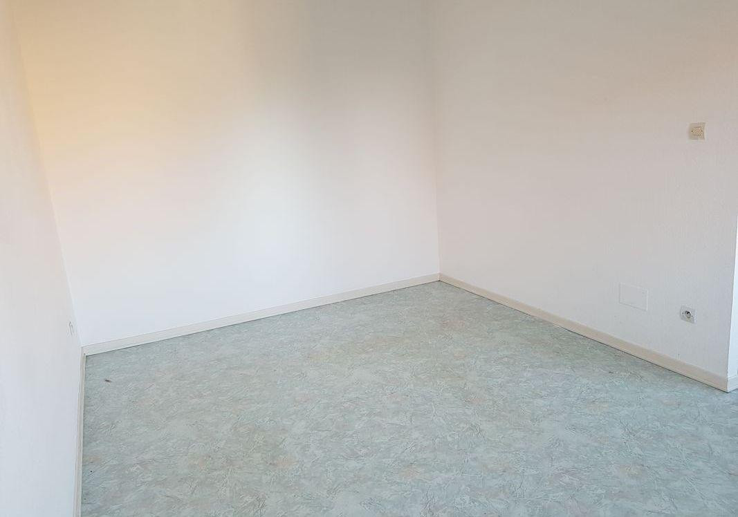
                                                Location
                                                 Beau 3P 65m² propre et lumineux