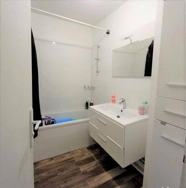 
                                                Location
                                                 Beau 3P 66m² à Bezons, refait à neuf,  près T2 .