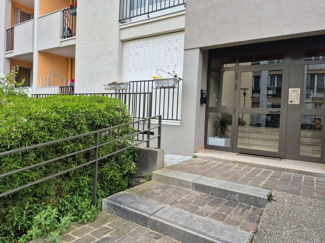 
                                                Location
                                                 Beau 3P 66m² avec balcon