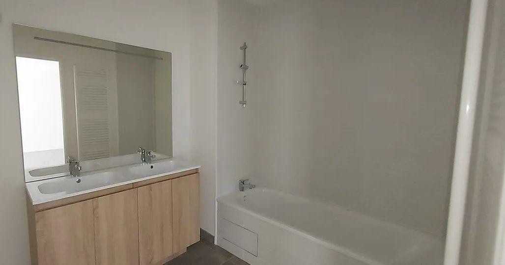 
                                                Location
                                                 Beau 3P 68m² avec terrasse de 13m²
