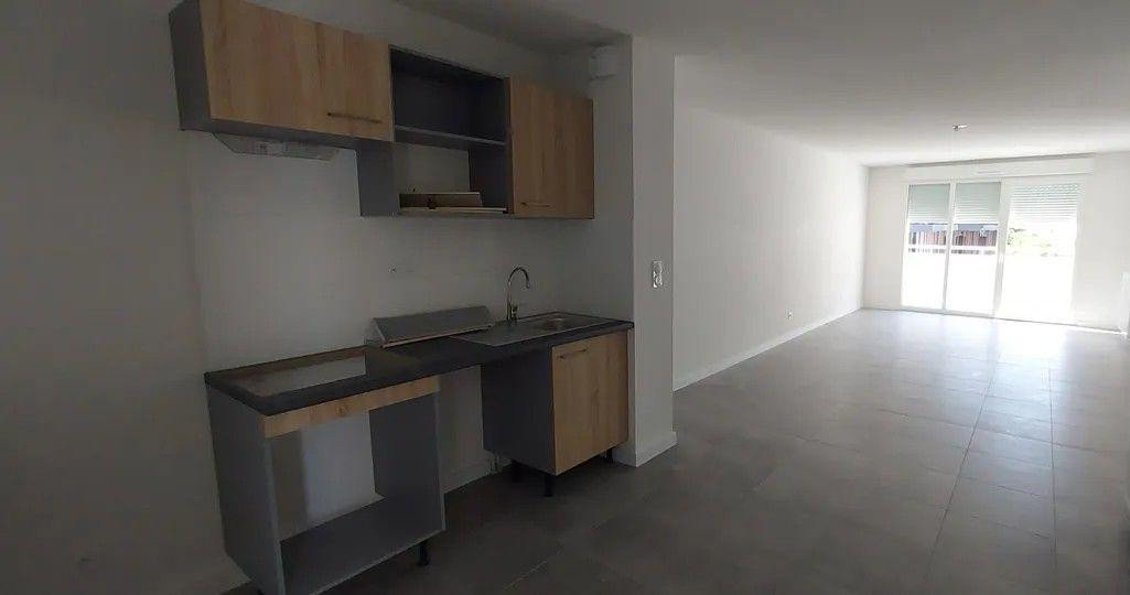 
                                                Location
                                                 Beau 3P 68m² avec terrasse de 13m²