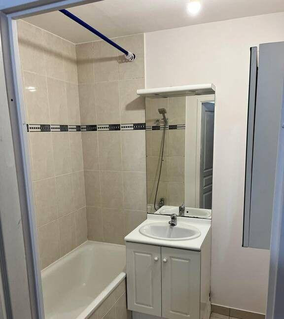 
                                                Location
                                                 Beau 3P 68m² lumineux et récemment rénové