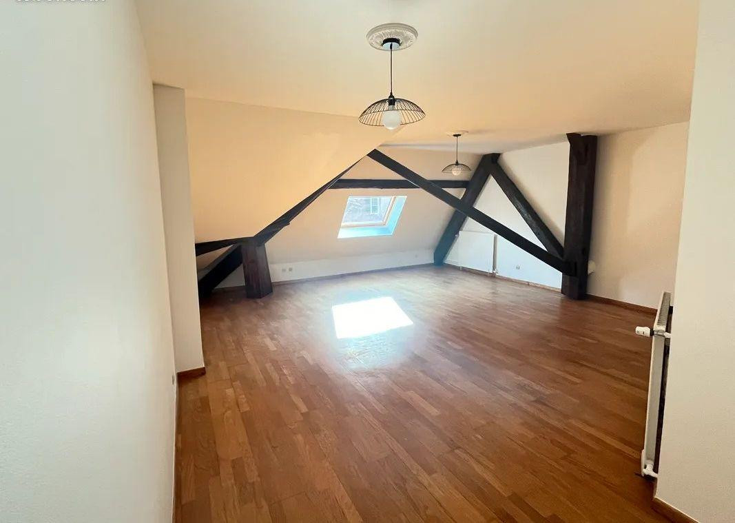 
                                                Location
                                                 Beau 3P 69m² refait à neuf dans une rue calme