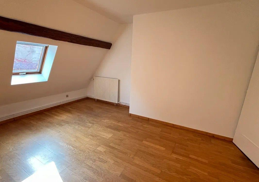 
                                                Location
                                                 Beau 3P 69m² refait à neuf dans une rue calme
