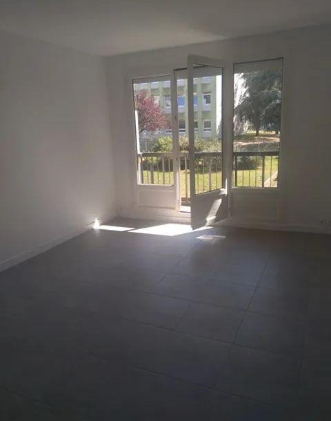 
                                                Location
                                                 Beau 3P 70 m2 refait à neuf Quartier Contrie