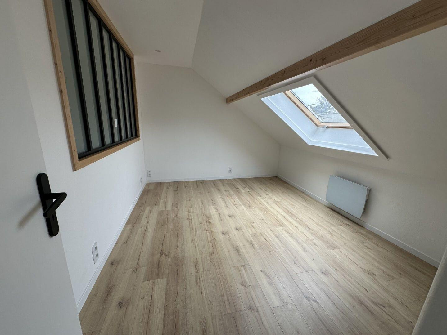 
                                                Location
                                                 Beau 3P 70m² en duplex