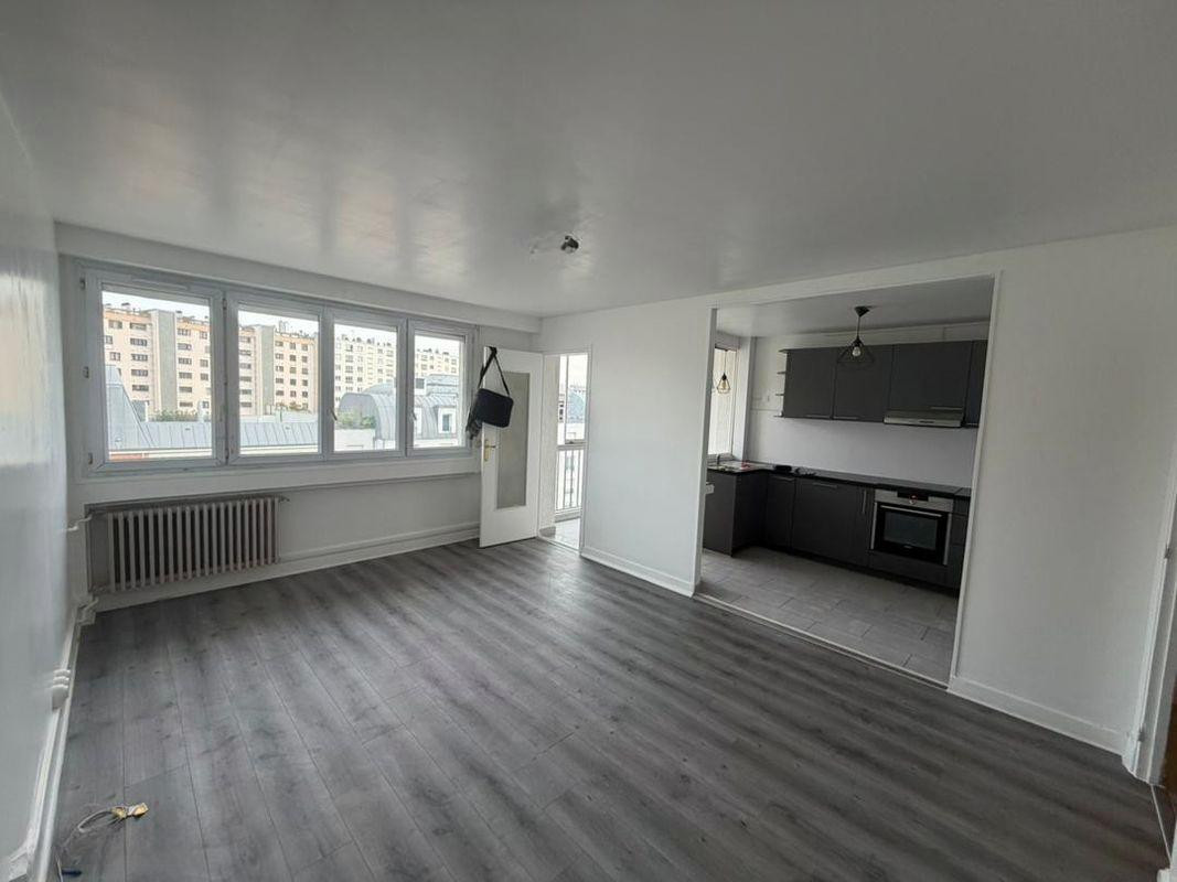 
                                                Location
                                                 Beau 3P 70m² rénové et lumineux
