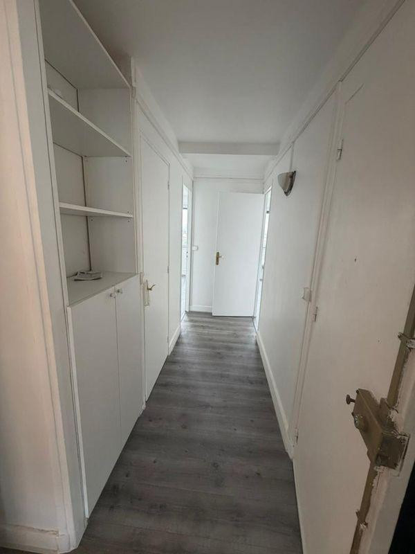 
                                                Location
                                                 Beau 3P 70m² rénové et lumineux