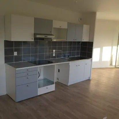 
                                                Location
                                                 Beau 3P 72m² avec balcon 7m²