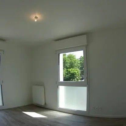 
                                                Location
                                                 Beau 3P 72m² avec balcon 7m²