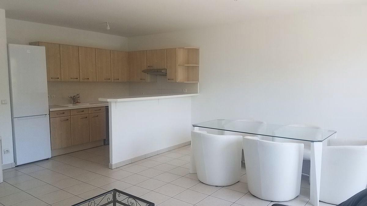 
                                                Location
                                                 Beau 3P 72m² + Parking