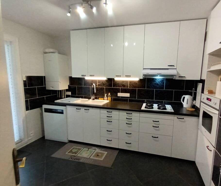 
                                                Location
                                                 Beau 3P 74m² meublé clair et lumineux