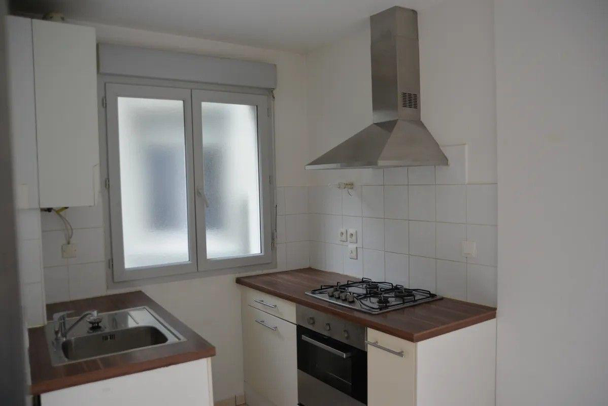 
                                                Location
                                                 Beau 3P atypique traversant 68m² avec terrasse
