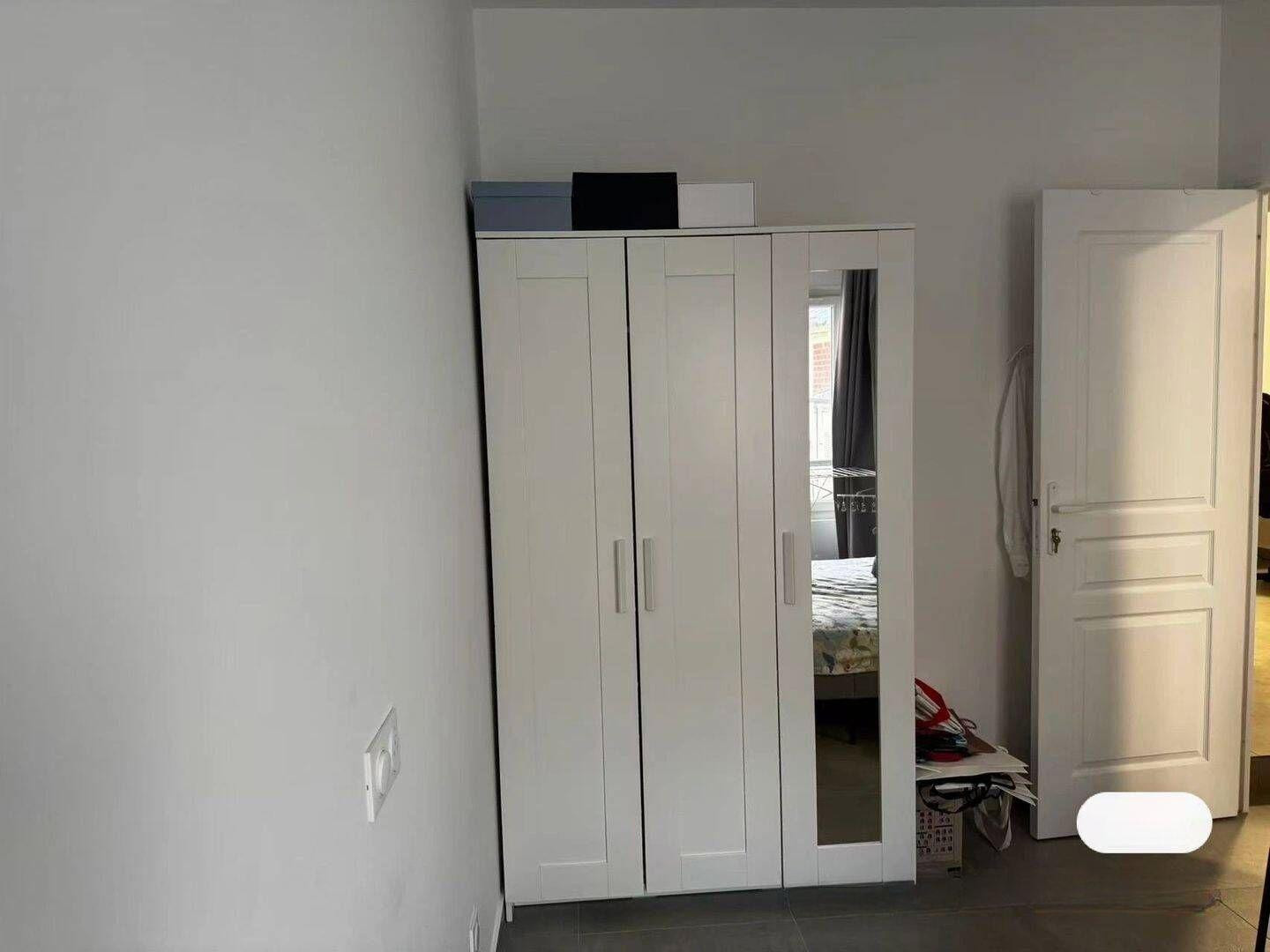 
                                                Location
                                                 Beau 3P entièrement meublé et rénové 43m²
