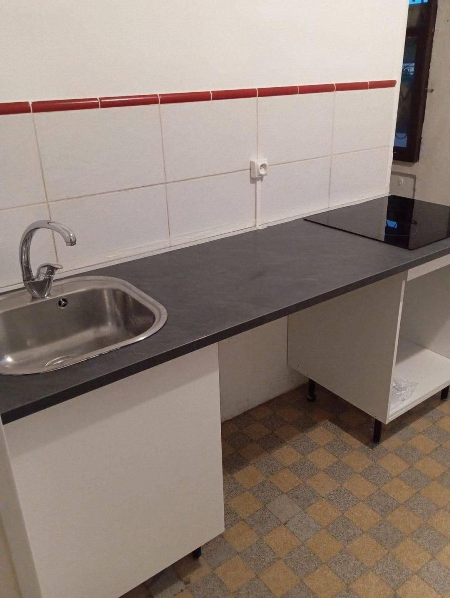 
                                                Location
                                                 Beau 3P entièrement rénové de 57 m²