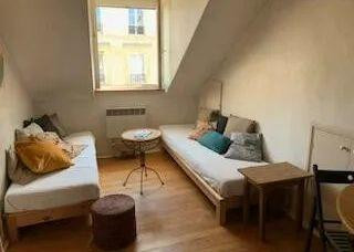 
                                                Location
                                                 Beau 3P mansardé entre Bastille et Gare de Lyon