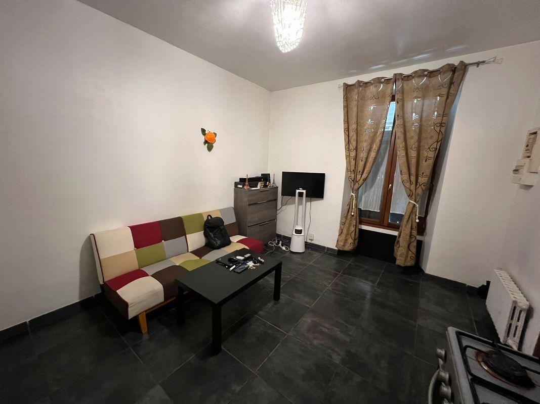 
                                                Location
                                                 Beau 3P meublé 44m²