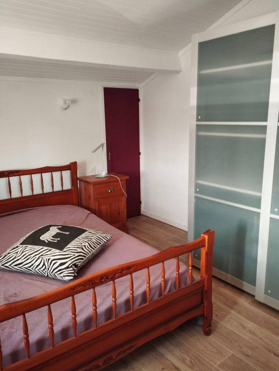 
                                                Location
                                                 Beau 3P meublé 46m² avec balcon