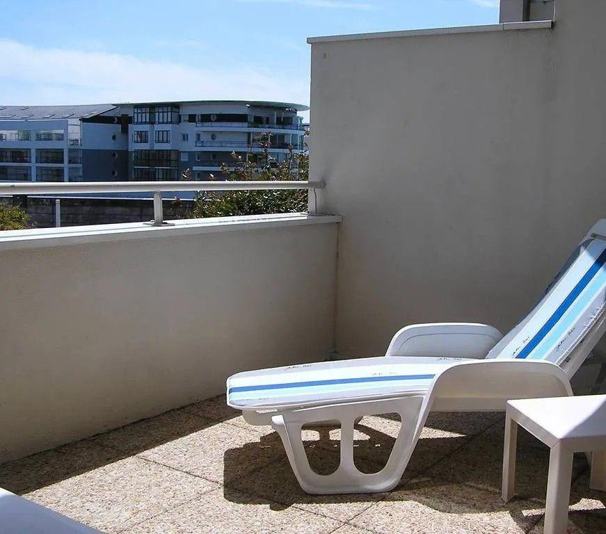 
                                                Location
                                                 Beau 3P meublé 47m² au Minimes avec terrasse 17m2