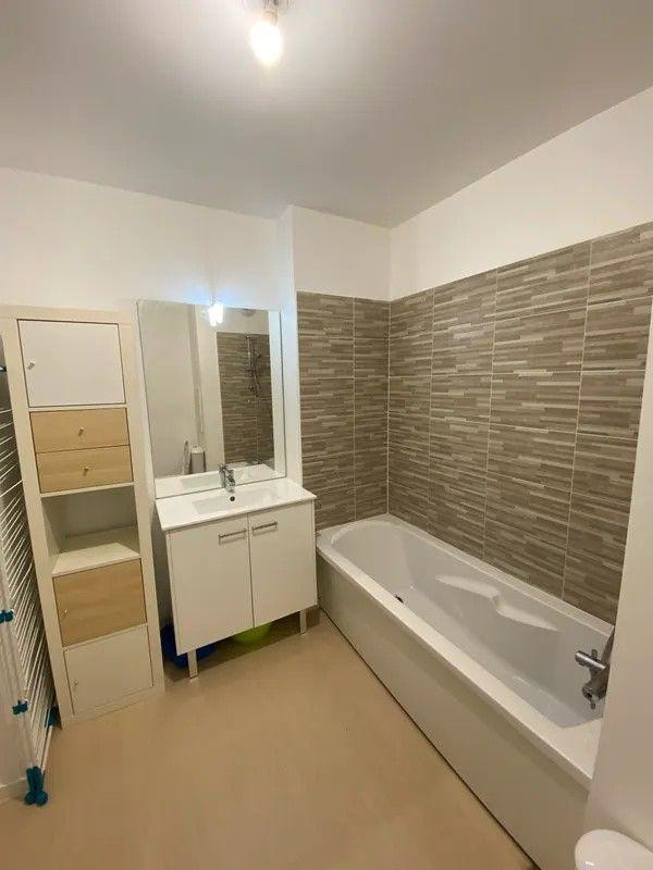 
                                                Location
                                                 Beau 3P meublé 47m² neuf à Cergy avec balcon