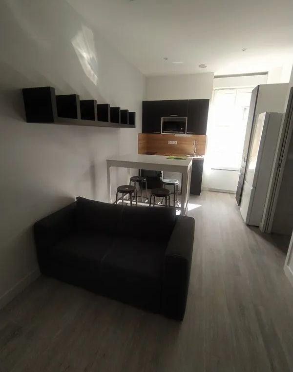 
                                                Location
                                                 Beau 3P meublé 48m2 Cours Fauriel