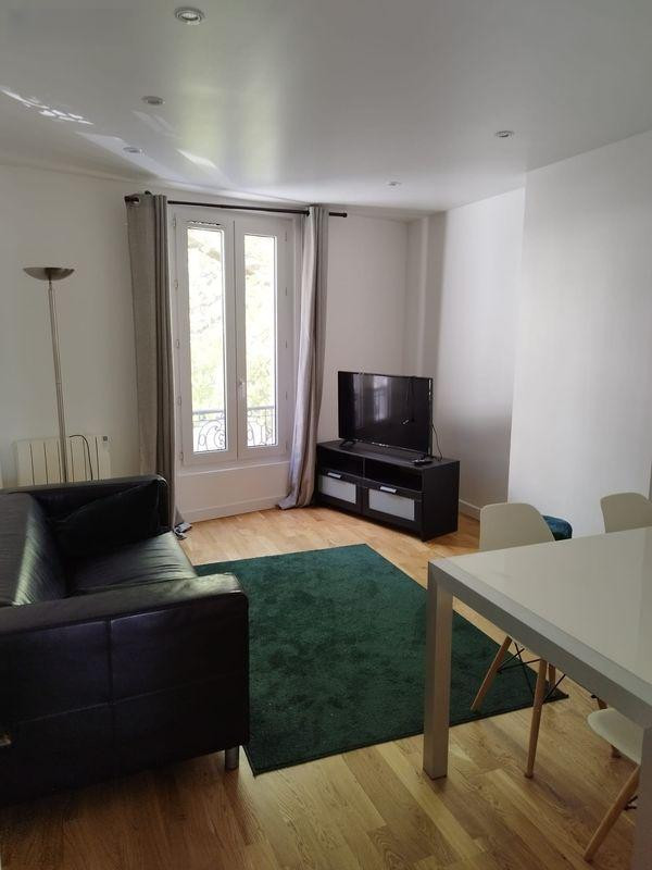 
                                                Location
                                                 Beau 3P meublé 49m² très lumineux et agréable