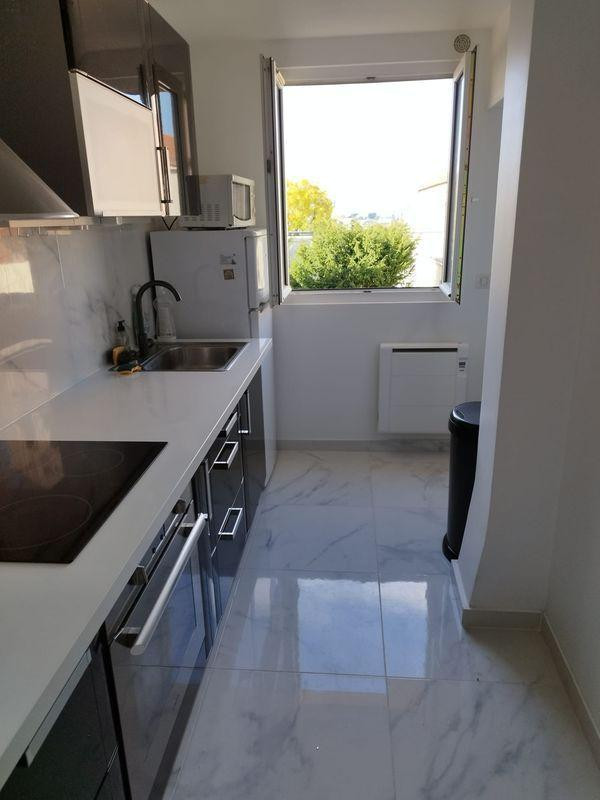 
                                                Location
                                                 Beau 3P meublé 49m² très lumineux et agréable
