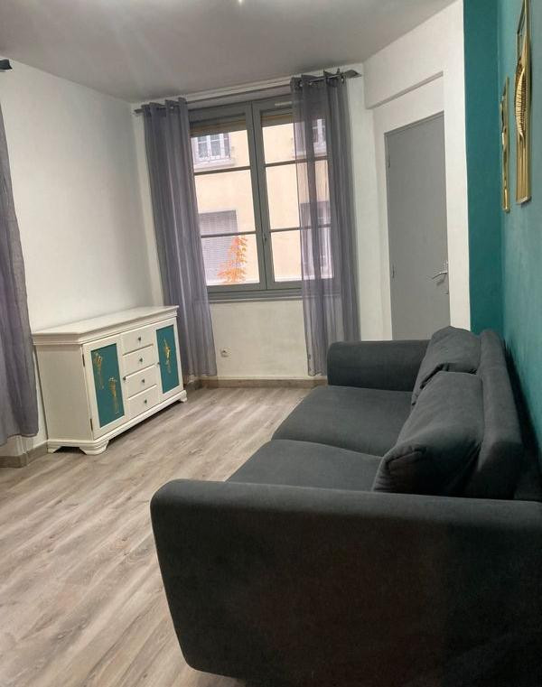 
                                                Location
                                                 Beau 3P meublé 50m² avec balcon