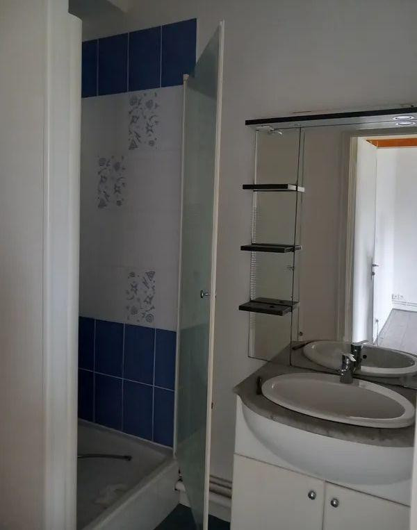 
                                                Location
                                                 Beau 3P meublé 50m² refait à neuf