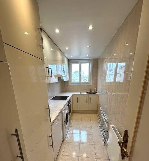 
                                                Location
                                                 Beau 3P meublé 51 m²