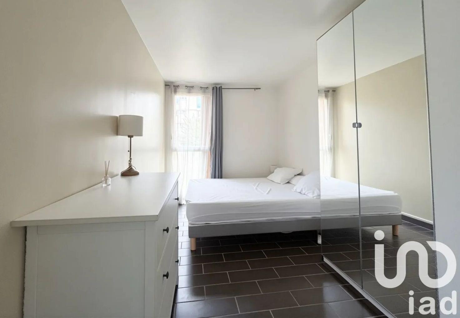 
                                                Location
                                                 Beau 3P meublé 53m²