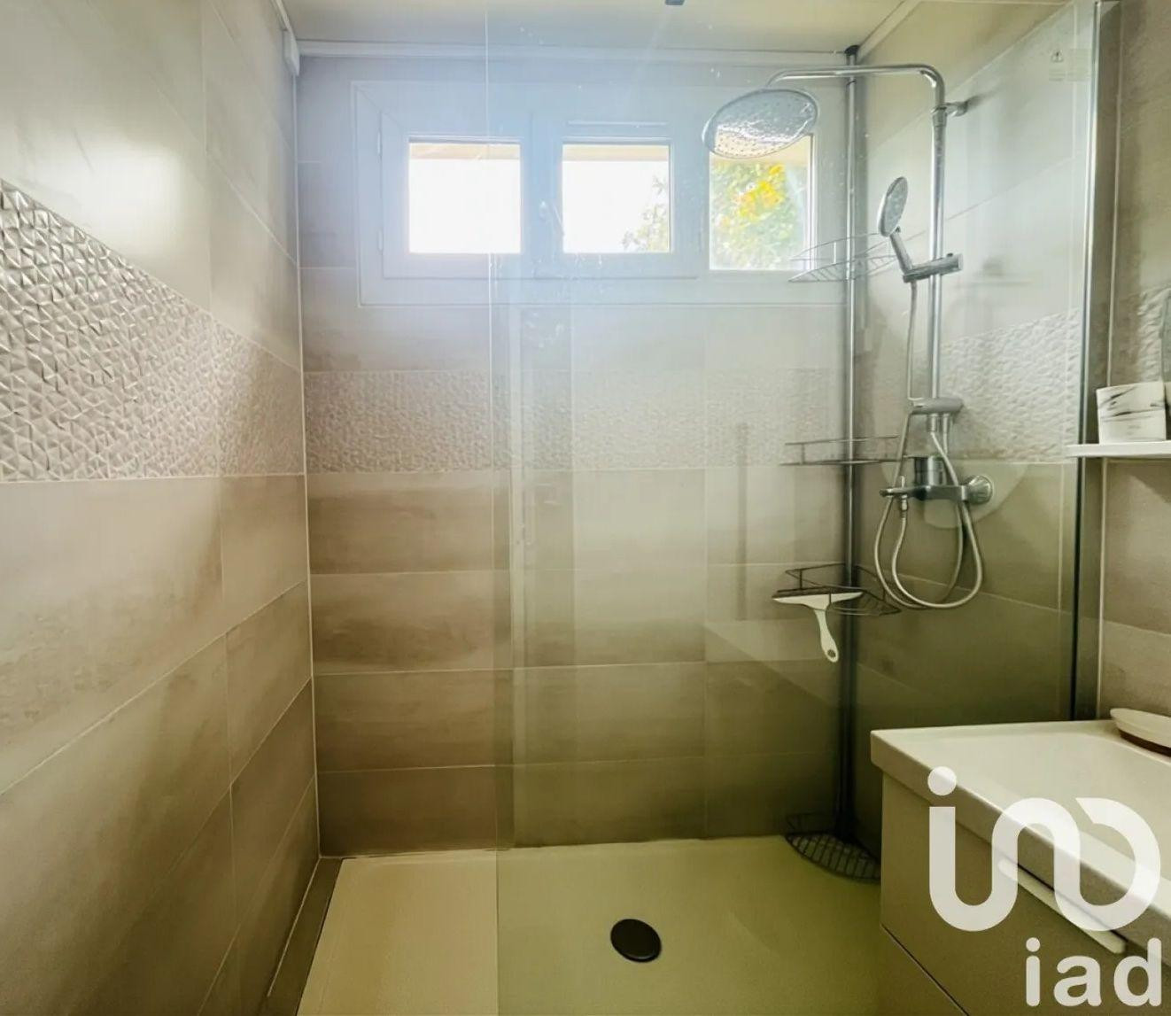 
                                                Location
                                                 Beau 3P meublé 53m²