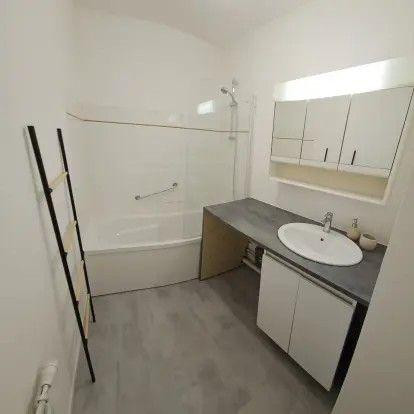 
                                                Location
                                                 Beau 3P meublé 53m² avec terrasse 22m² rénové
