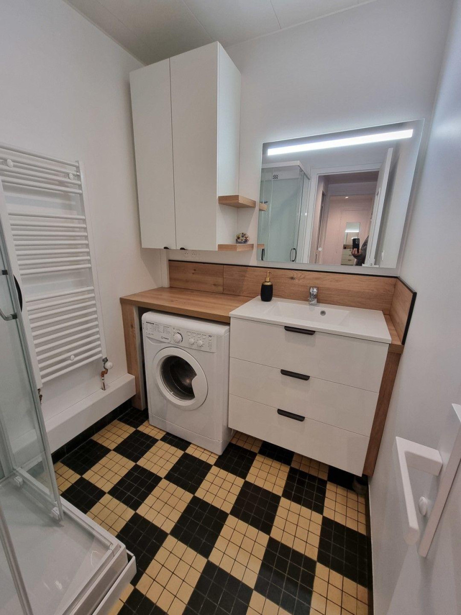 
                                                Location
                                                 Beau 3P meublé 54m² refait à neuf