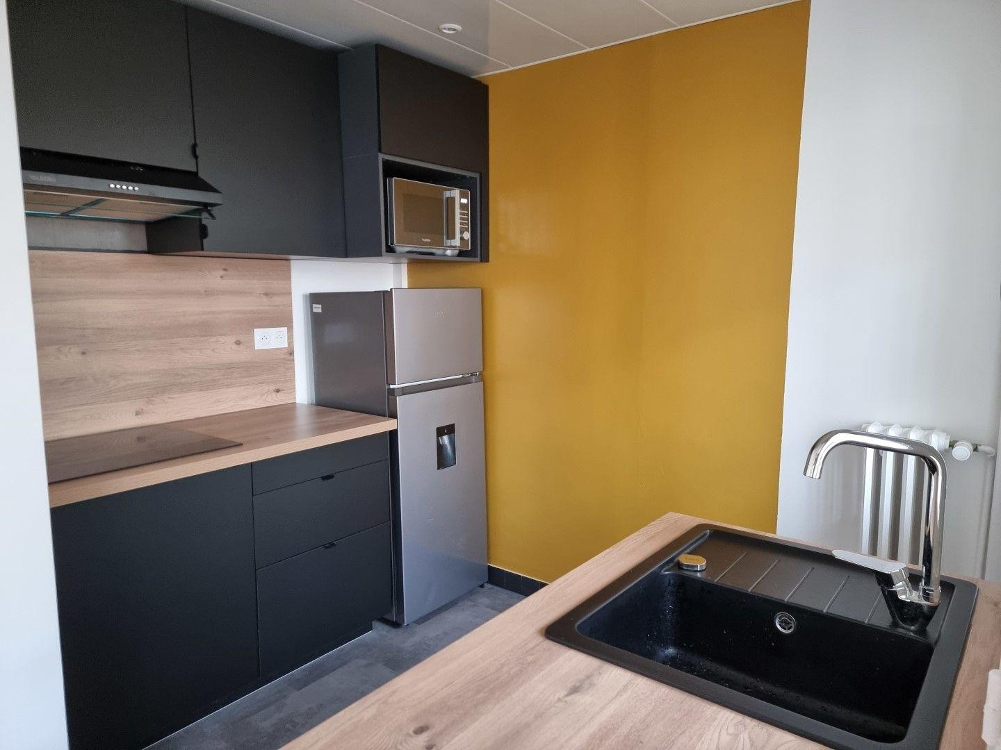 
                                                Location
                                                 Beau 3P meublé 54m² refait à neuf