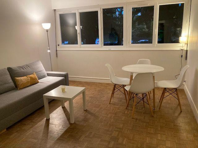 
                                                Location
                                                 Beau 3P meublé 54m² traversant et lumineux