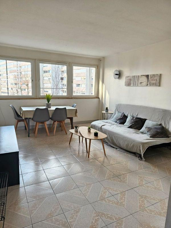 
                                                Location
                                                 Beau 3P meublé 55m² Villeurbanne